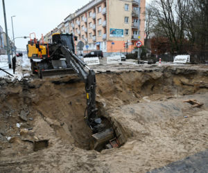 Sensacyjne odkrycie podczas remontu ulicy. Pod ziemią był... zabytkowy most!