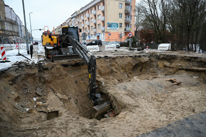 Sensacyjne odkrycie podczas remontu ulicy. Pod ziemią był... zabytkowy most!