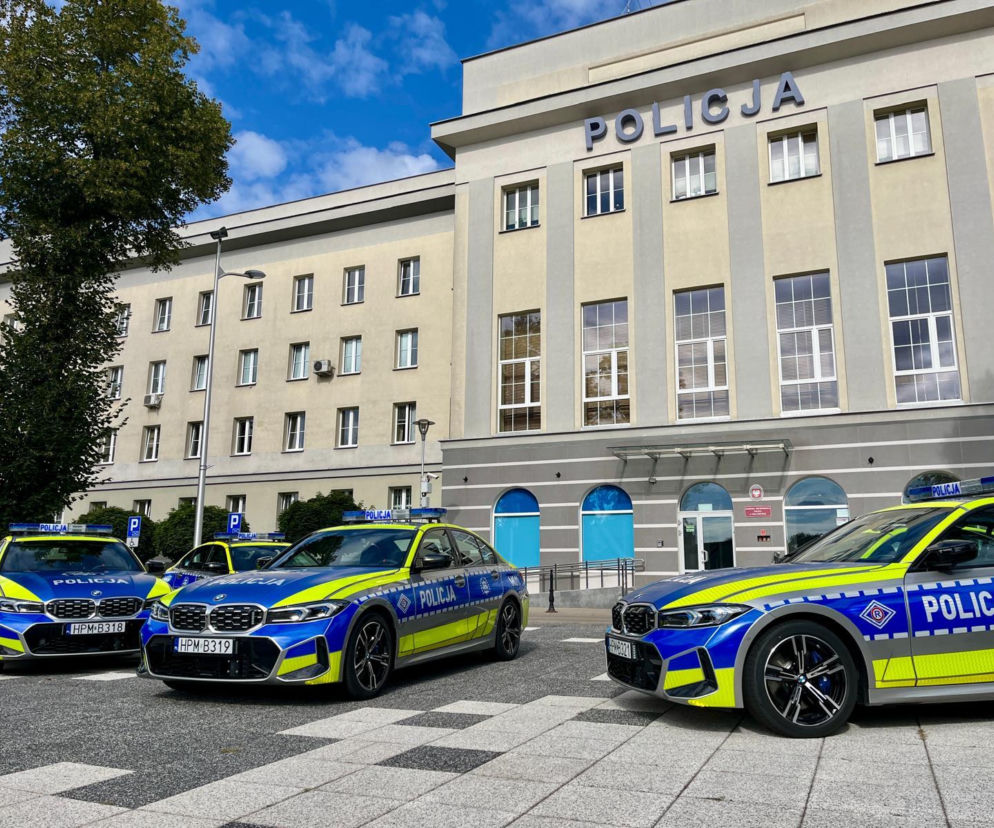Silnik 3.0 i prawie 400 koni mechanicznych. Nowe radiowozy podlaskiej policji nie dają szans piratom drogowym