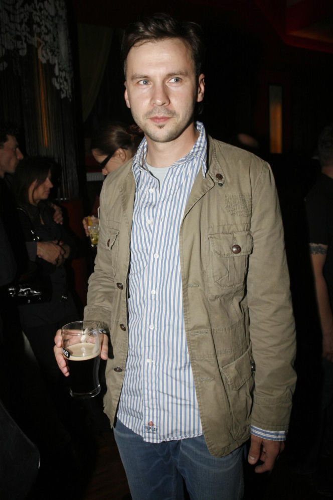 "Siłacza" śpiewała cała Polska, potem zniknął. Co po 20 latach porabia Marcin Rozynek?