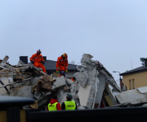 ZGINĘLI WE ŚNIE. POTĘŻNA EKSPLOZJA GAZU ZABIŁA HENRYKA I BARBARĘ. OCALAŁ JEDYNIE NICH KOT