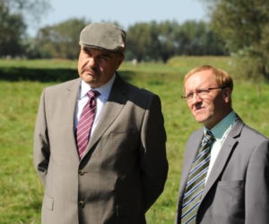 RANCZO 7 odc. 79.  Wójt-senator Paweł Kozioł (Cezary Żak), Czerepach (Artur Barciś)