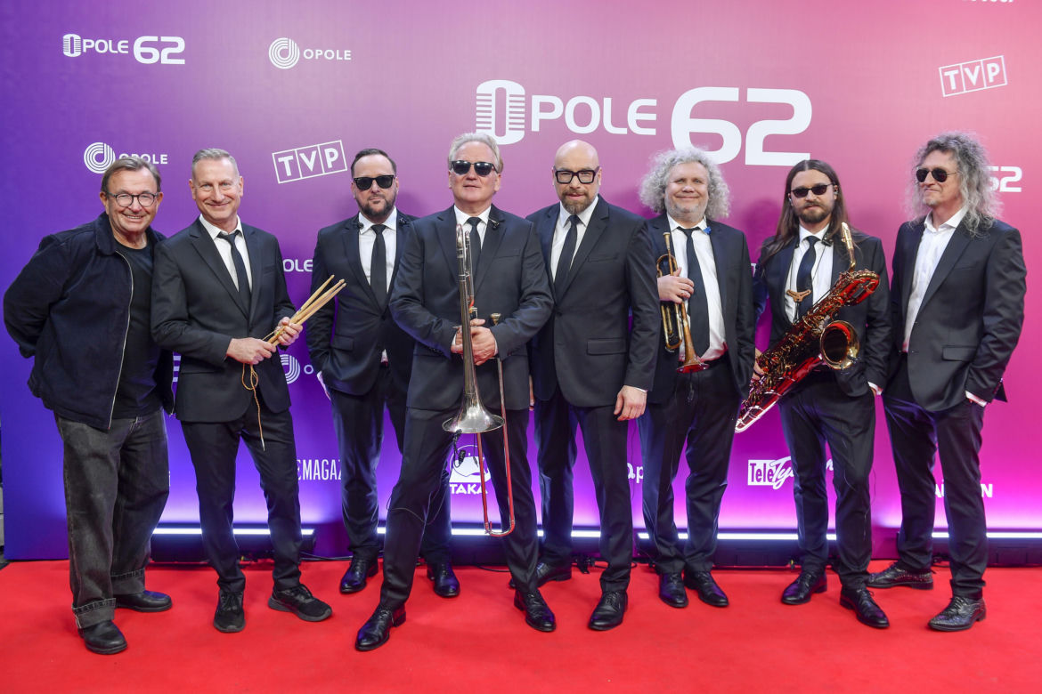 Doda, Piasek i Stankiewicz na czerwonym dywanie w Opolu. Tak wygląda koncert "Premier" i "SuperJedynek" 