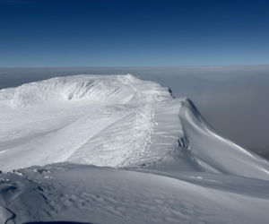 Siedlczanin Kryspin Mitura ukończył Koronę Ziemi oraz Koronę Wulkanów Ziemi w rozszerzonym wariancie „Double Seven Summits”!