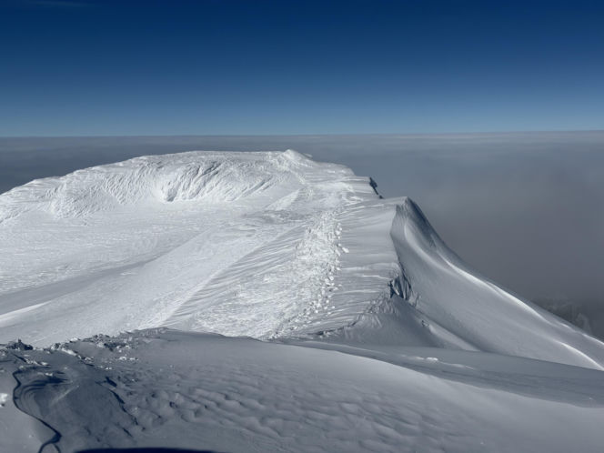 Siedlczanin Kryspin Mitura ukończył Koronę Ziemi oraz Koronę Wulkanów Ziemi w rozszerzonym wariancie „Double Seven Summits”!