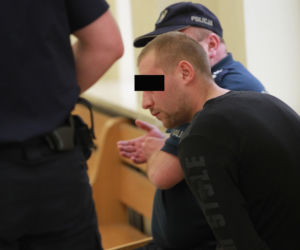 Kierowca zmiótł rodzinę na rowerach