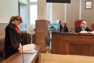 Zabili 83-letnią seniorkę za 180 zł.  Jej pokiereszowane ciało ukryli w wersalce
