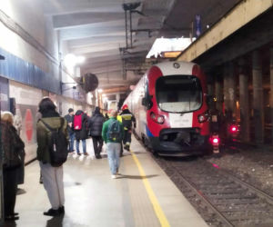 Zderzenie pociągów w Warszawie. Są poszkodowani, poważne utrudnienia!