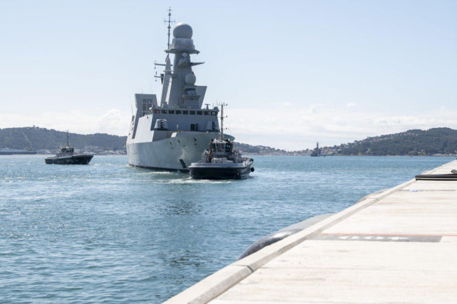 Francuska tarcza nad Bałtykiem. Fregata „Chevalier Paul” w Gdyni, „Charles de Gaulle” w Malmö i rosyjskie testy odporności