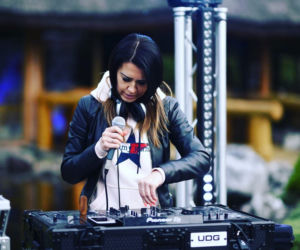 Dj Sofi -gra wstępna, masaż i seksi bielizna
