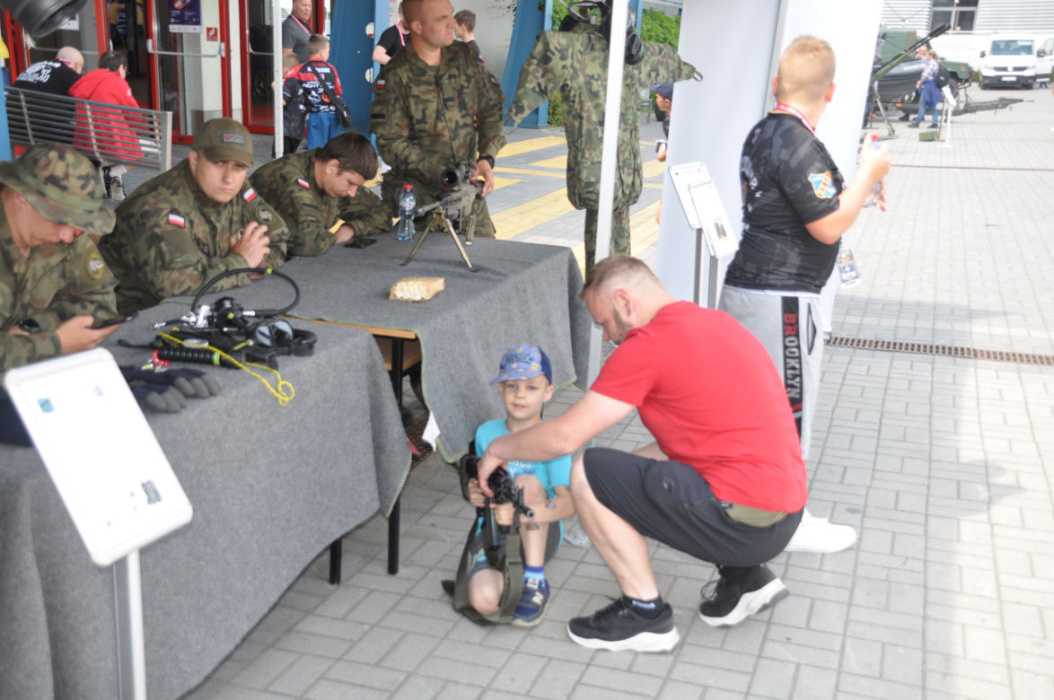 Pokazy wojskowe podczas Targów Boksu w Kielcach