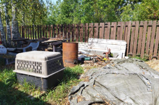 Uciążliwy sąsiad za płotem - masz problem? Czego możesz żądać od sąsiada, co mówi prawo?