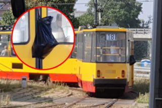 Drzwi starego tramwaju przycięły kobiecą torebkę. Nie zadziałały czujniki, motorniczy nie zareagował. Śmierć czterolatka niczego ich nie nauczyła