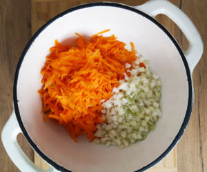 Zupa krem z marchewki: przepis krok po kroku