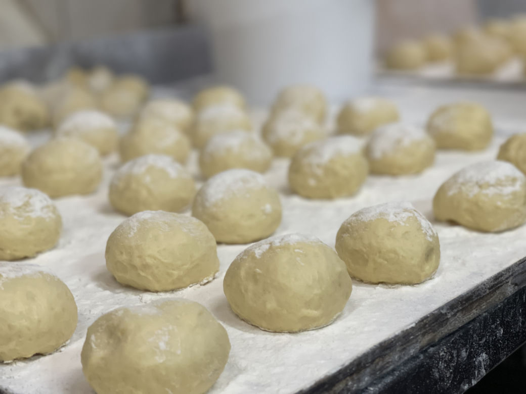 Zobacz, jak powstają pączki