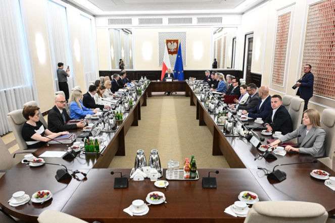 Rząd Donalda Tuska przyjął projekt deregulacji rynku energii. Co z rachunkami za prąd?