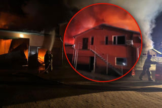 Gigantyczny pożar masarni. Budynek stanął w płomieniach