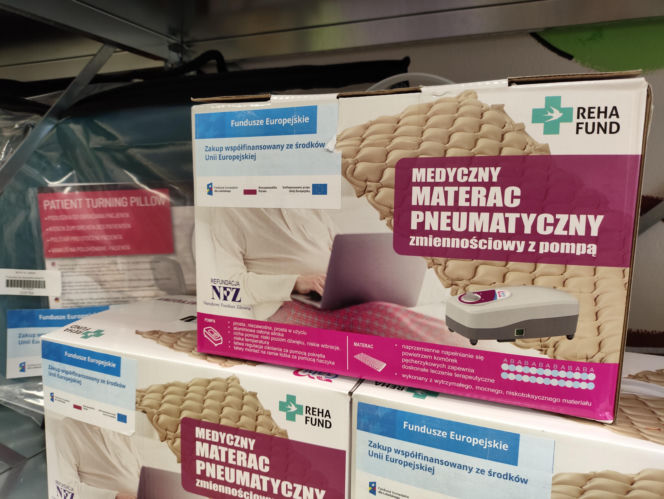 Wózki inwalidzkie, czy poduszki przeciwodleżynowe można mieć bezpłatnie. W Lublinie działa darmowa wypożyczalnia