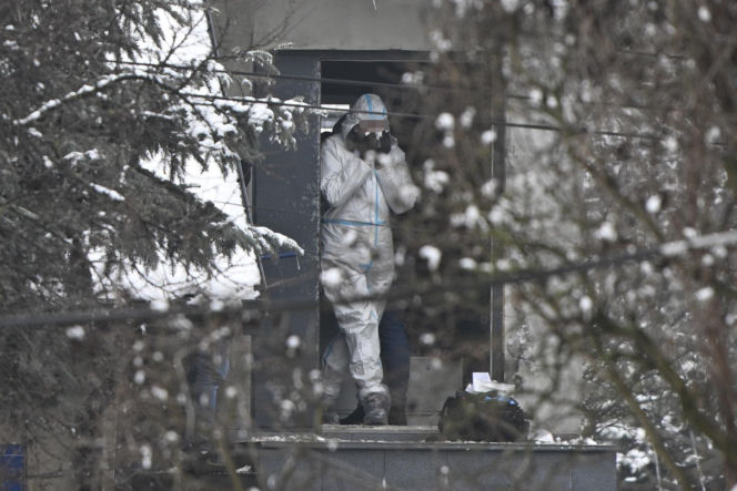 Zwłoki małżeństwa na Targówku. Świadkowie o szturmie antyterrorystów: "W życiu czegoś takiego nie widziałem"