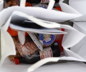 Rozdaliśmy świąteczne paczki potrzebującym. Nie brakowało wzruszeń