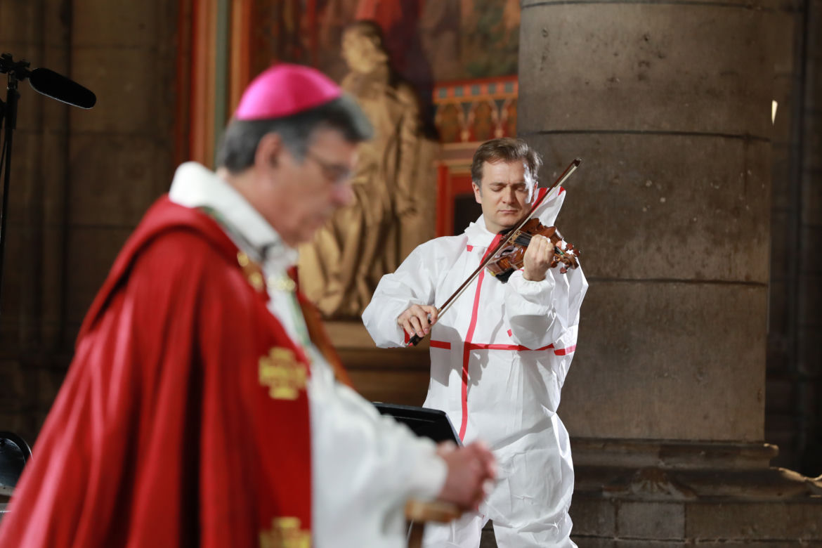 Wielki Piątek w Notre Dame