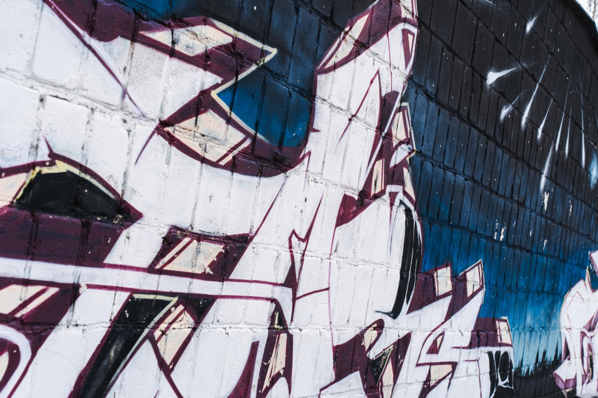 Przy ul. Mieszka I w Siedlcach można podziwiać całą galerię murali i graffiti