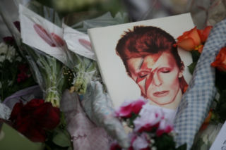 Ziggy Stardust miał być jego tarczą przed szaleństwem. David Bowie musiał go uśmiercić