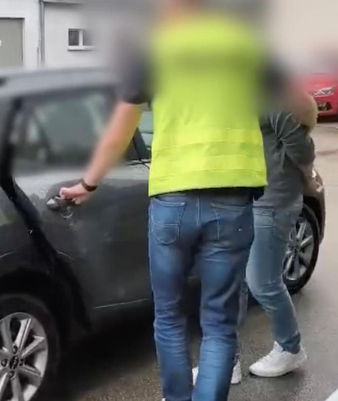 Żarówkowy gang w rękach policji. Ukradli sprzęt za 300 tysięcy złotych! Sprzedawali towar po całej Polsce