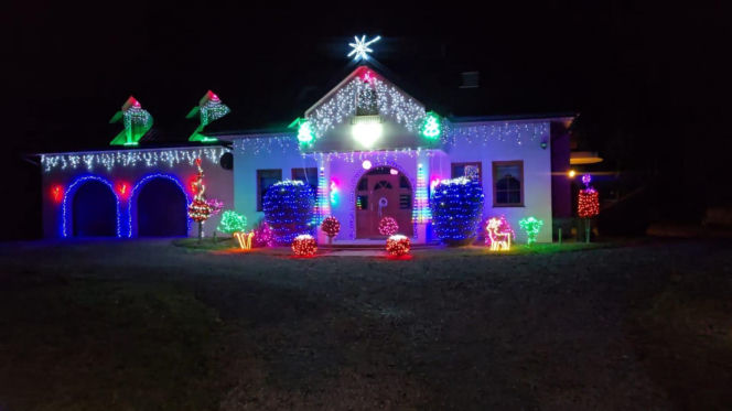 Magia Świąt w Świętokrzyskiem. Gdzie szukać najpiękniej oświetlonych domów? Rzepin i gmina Pawłów skradły show!