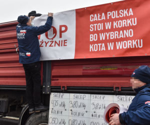 Agrounia zablokowała ważne skrzyżowanie pod Toruniem. Na razie bez większych utrudnień w ruchu drogowym.