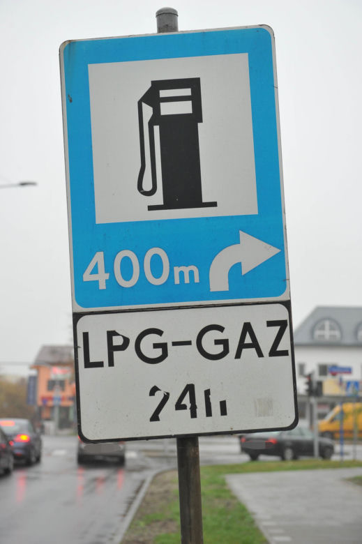  Stacja nie istnieje od 11 lat a znak wciąż stoi