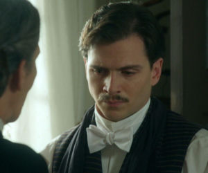 La promesa - pałac tajemnic, odcinek 330: Alonso wyrusza na samotne poszukiwania Marii, a wspomnienie z dzieciństwa prowadzi go do przełomu