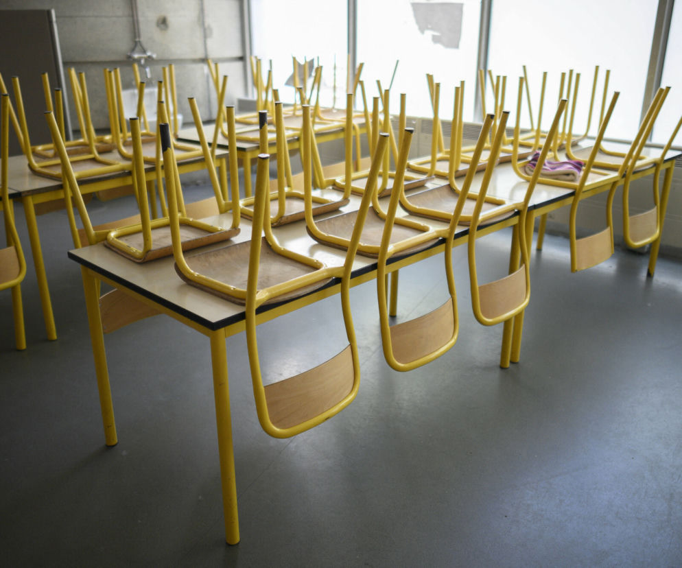 Pusta sala lekcyjna