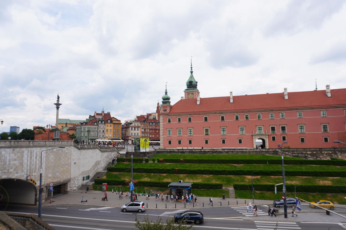 Zamek Królewski widziany z ukrytego ogrodu