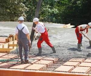 Beton na budowie: co trzeba o nim wiedzieć?
