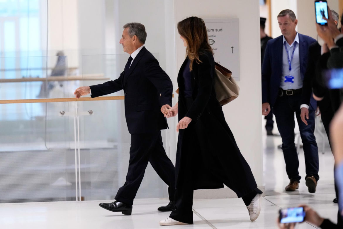 Carla Bruni zrobi to, gdy zamkną Sarkozy'ego! "Każdego dnia"