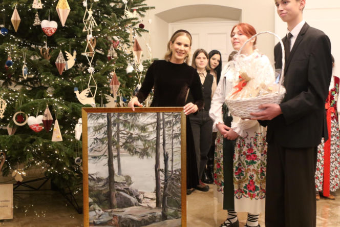 W Pałacu Prezydenckim już święta. Marta Nawrocka z rodziną ubierała choinkę