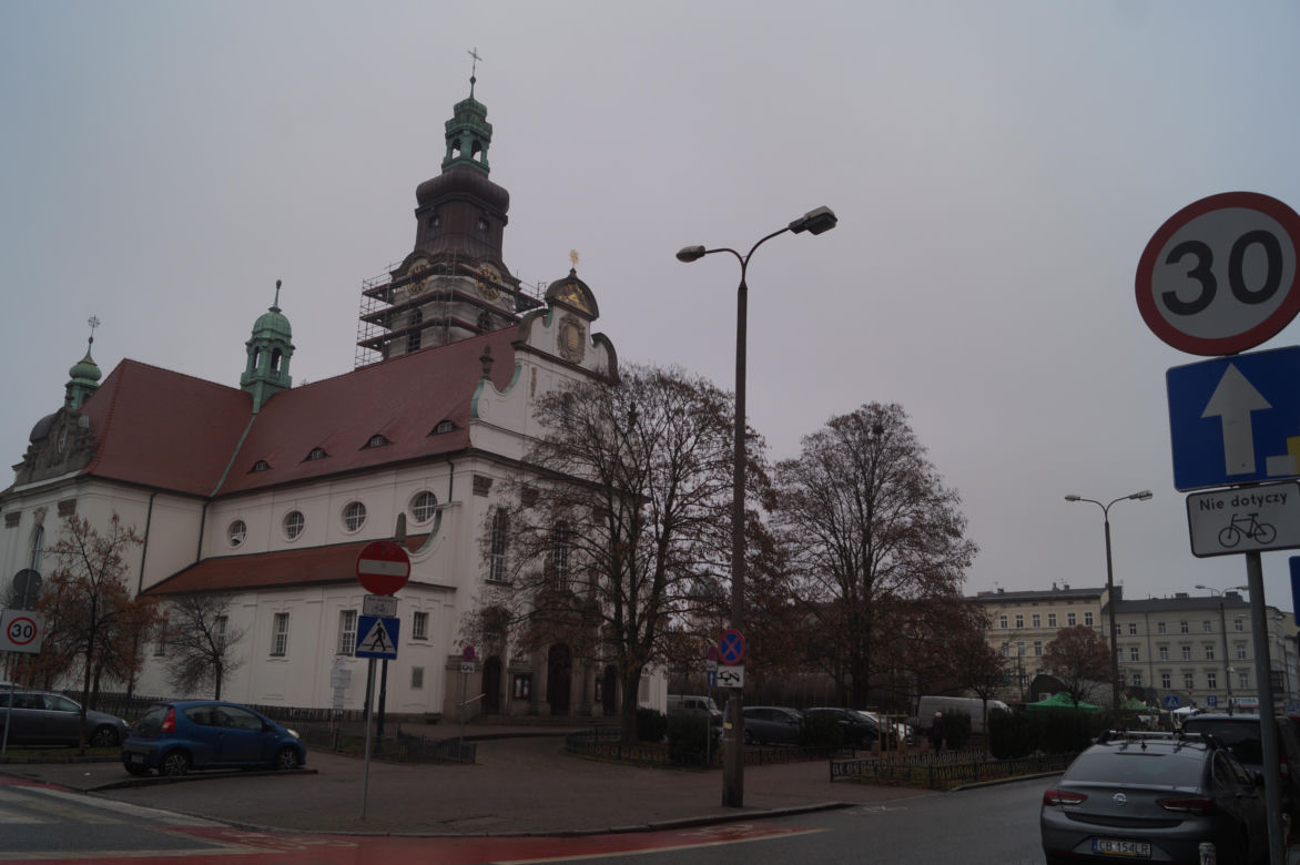Parking podziemny, targowisko i więcej zieleni. Tak zmieni się plac Piastowski