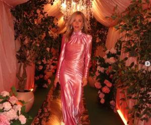 Tak różowiutka Woźniak-Starak weszła w Nowy Rok. Ale błyszczała!