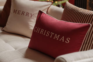 Chcesz eleganckich świąt? Postaw na bordo