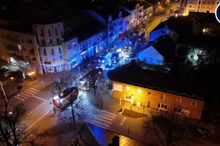 Pożar w Pruszkowie. Spłonęło mieszkanie, jedna osoba w szpitalu