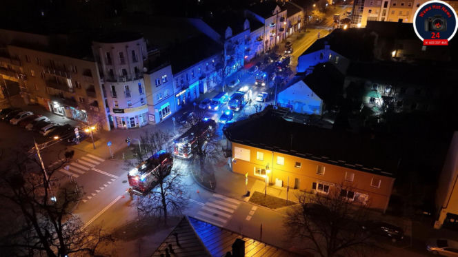 Pożar w Pruszkowie. Spłonęło mieszkanie, jedna osoba w szpitalu