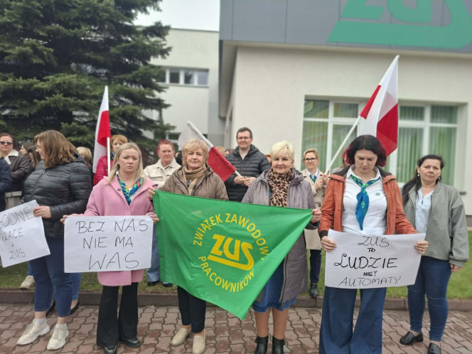 Protest pracowników ZUS-u w Starachowicach