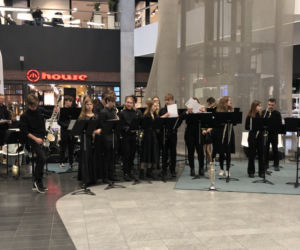 Mistrzowie grają do jednej bramki dla Pawła Parczewskiego – Galeria Warmińska 28 października