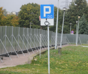 Parkingowy chaos pod szpitalem onkologicznym