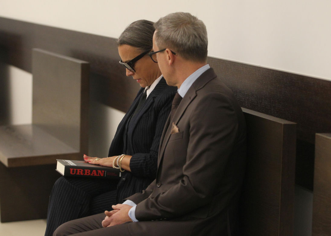 Anna Mucha i Maciej Kurzajewski w sądzie. Zeznają w sprawie Cichopek i Smaszcz