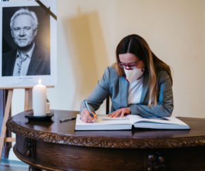Księga kondolencyjna zmarłego prof. Jerzego Limona