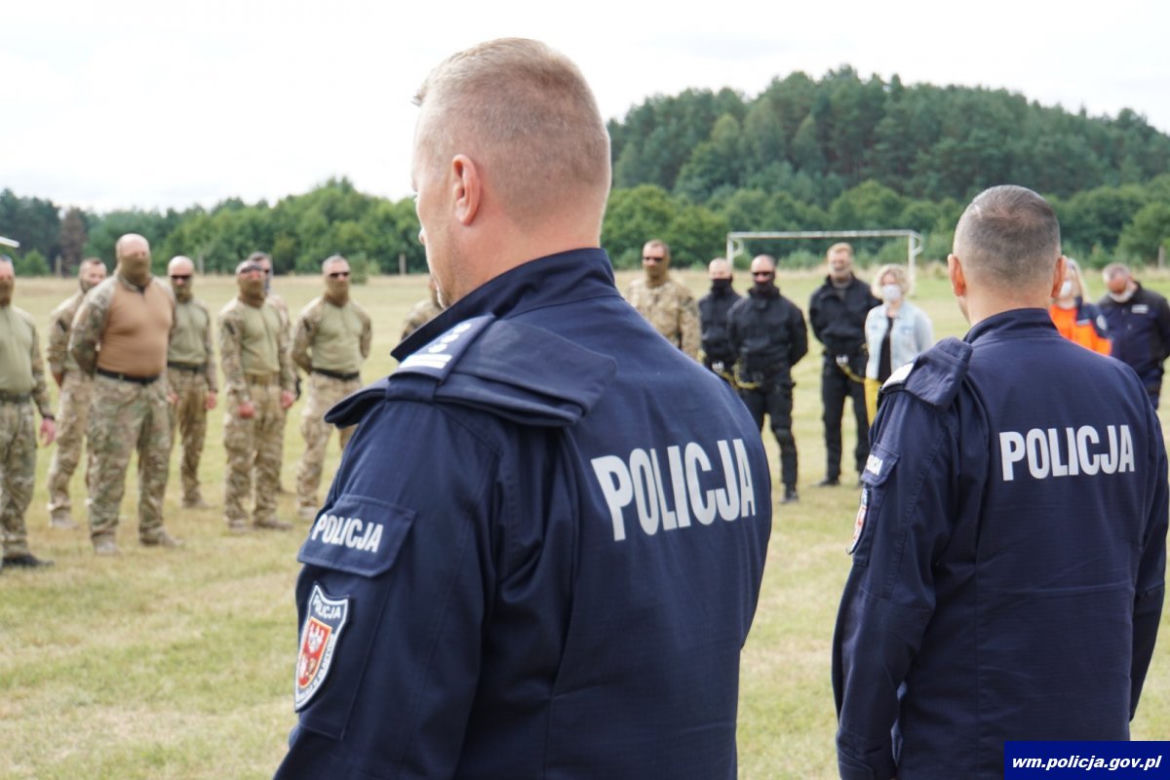 Kontrterroryści na Warmii i Mazurach! Była strzelanina i ewakuacja ze śmigłowca [FOTO]