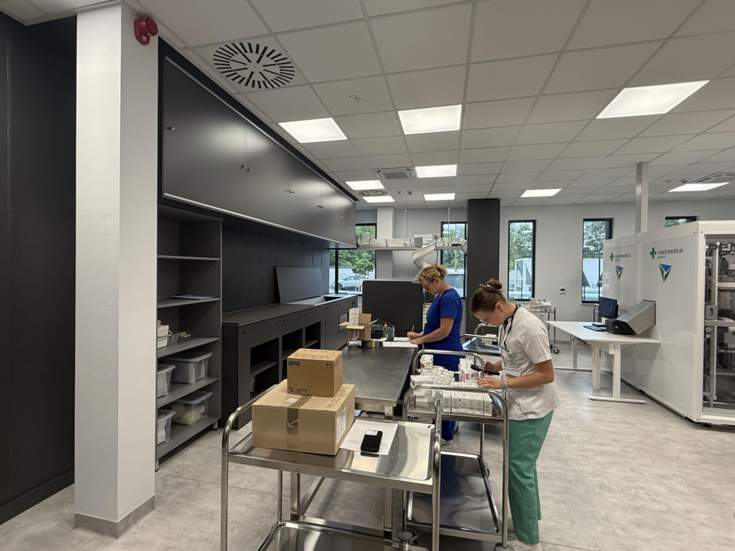 Rewolucja w krakowskim szpitalu. Roboty zaczęły produkować leki