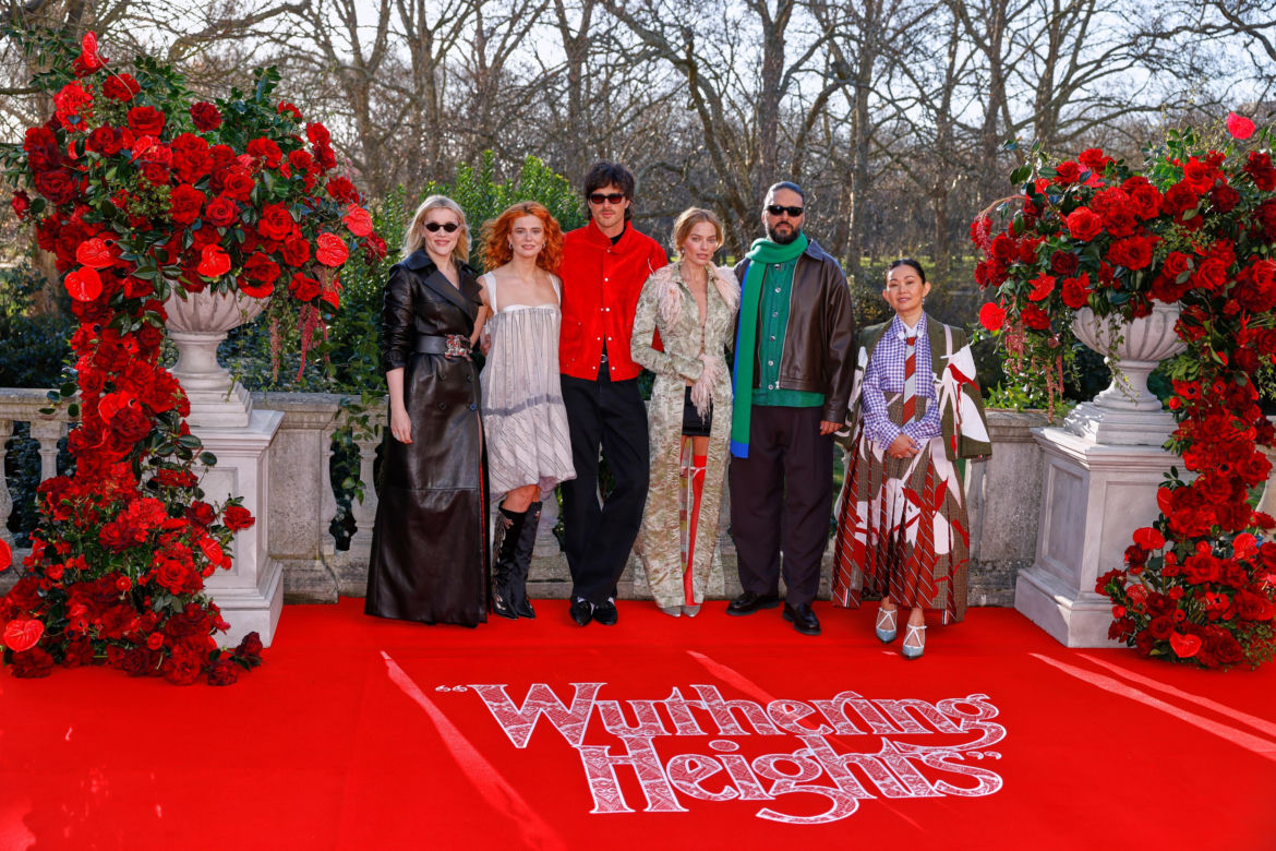 Jacob Elordi i Margot Robbie na premierze "Wichrowych Wzgórz"